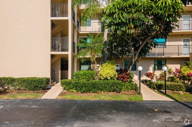 201 International Dr Cape Canaveral, FL 32920-3659 - The Oaks