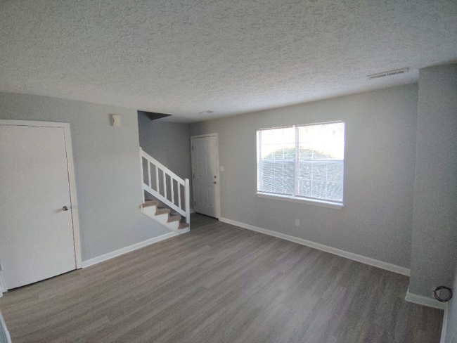 Building Photo - 14 Fonda Dr