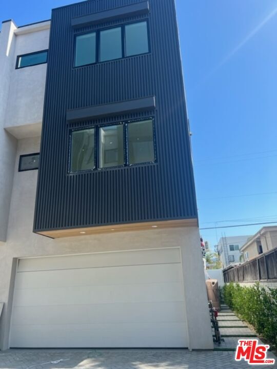 Foto del edificio - 10812 Peach Grove St