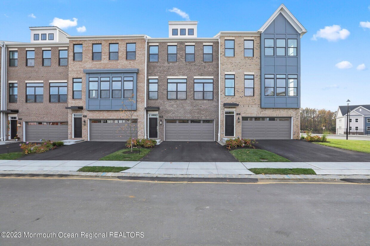 3 Valiant Ct, Middletown Township, NJ 07748 Condo for Rent in