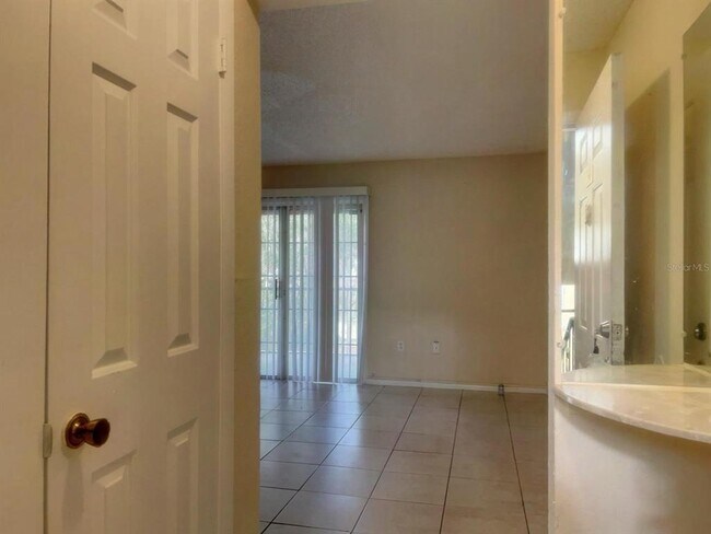 Foto del edificio - 4027 Versailles Dr