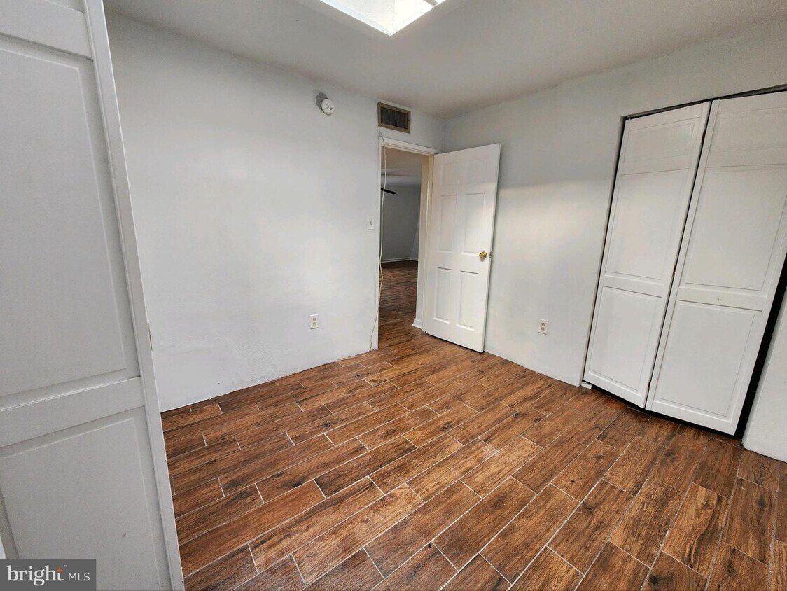 3232 Forest Ln Unit E-8, Schwenksville, PA 19473 - Room for Rent