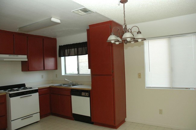 Cocina interior - Apple Valley Apartments