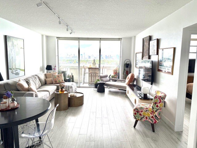 Foto del edificio - 800 West Ave