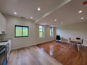 Building Photo - 447 Gregory Ave