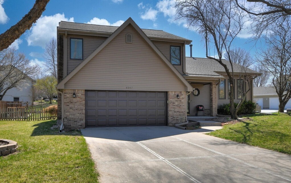 Foto principal - 4367 S 151st St