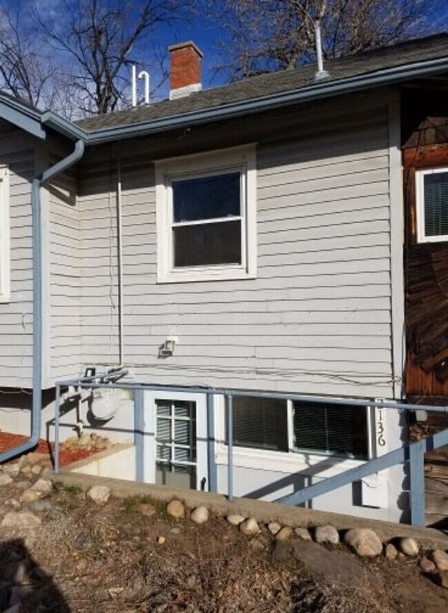 Building Photo - Pine Street House
