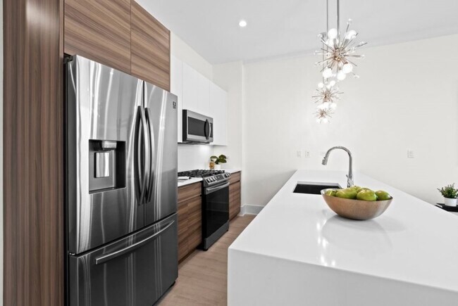 Building Photo - 159 W North Avenue Unit 301