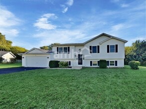 Building Photo - 5925 Bluegrass Trl