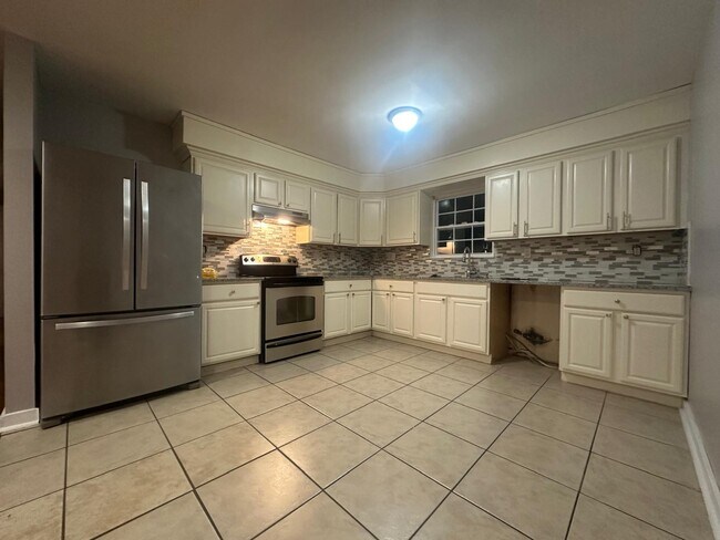 Building Photo - 83 Whittier Dr