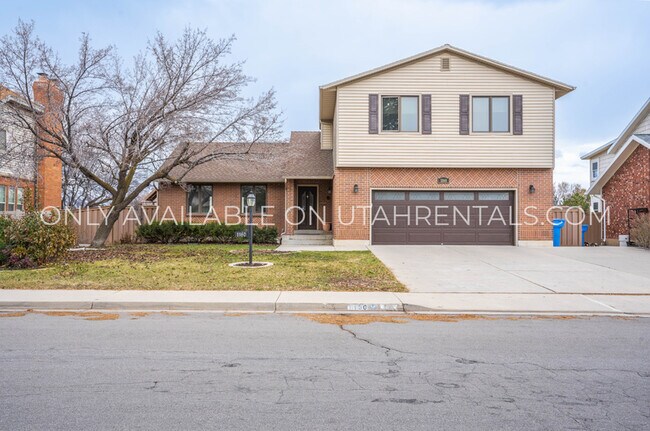 Building Photo - 1160 E 40 N St