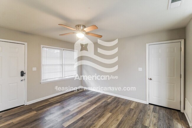 Foto del edificio - 1629 Emerson Ave