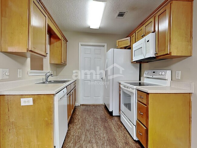Building Photo - 134 Nandina Way
