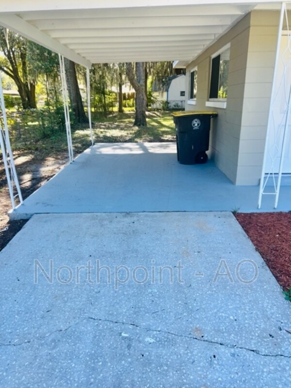 Foto del edificio - 7006 Miss Muffet Ln S