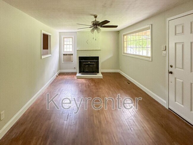 Foto del edificio - 7715 Greenwell Rd