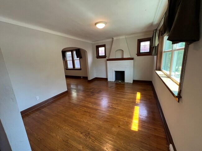 Foto del edificio - 4035 Fairview Ave