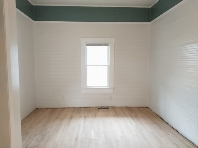 Building Photo - 151 Vine St