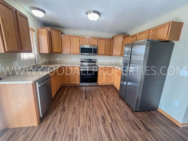 Building Photo - Christmas Special: $1895 for the first thr...