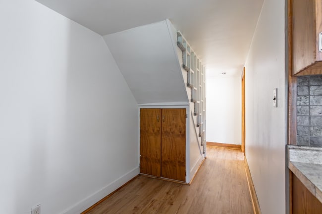 Foto del edificio - 89 Pecks Rd