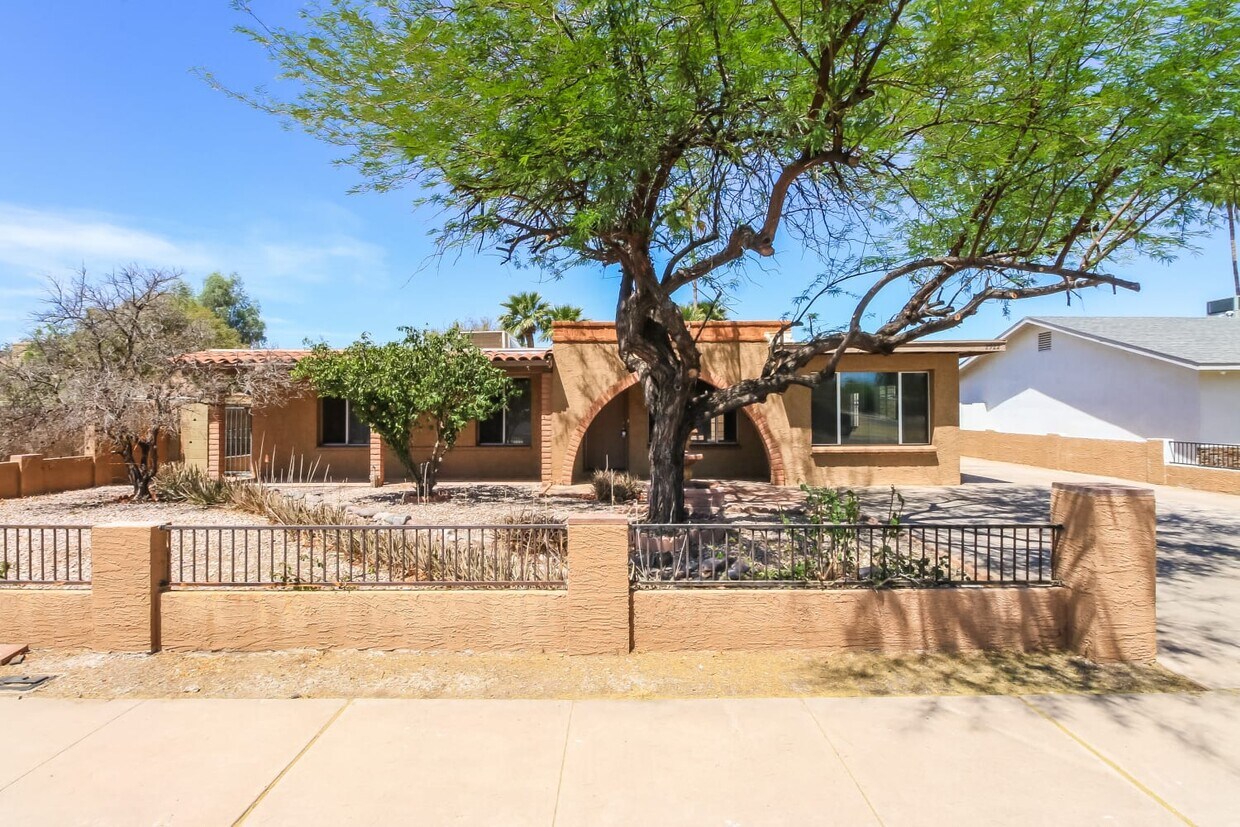 Foto principal - 2922 S Juniper St