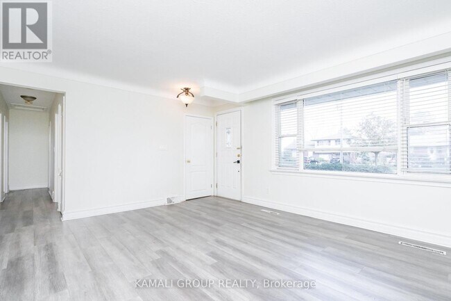 Photo du bâtiment - 315 Bunting Rd