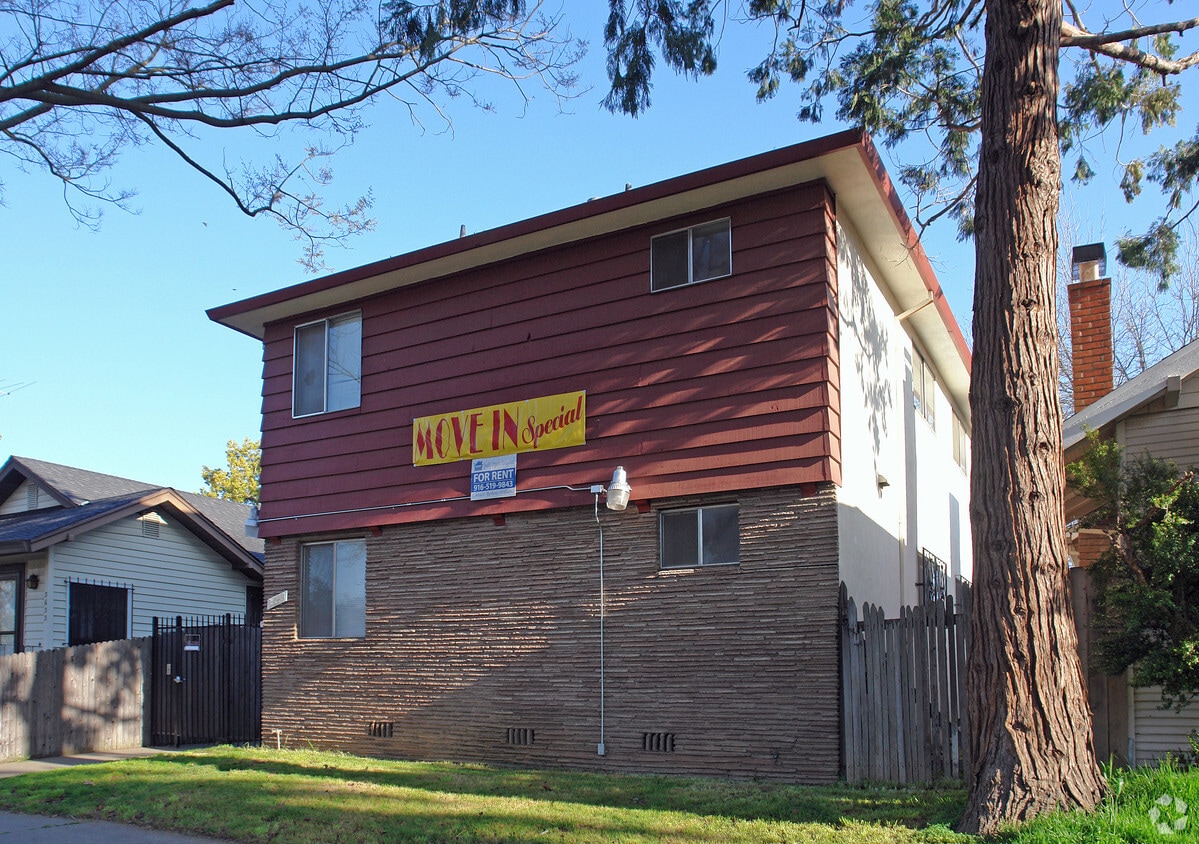 Building Photo - 1st Avenue Apartments