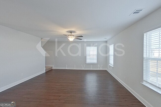 Foto del edificio - 103 Western Red Cedar Dr