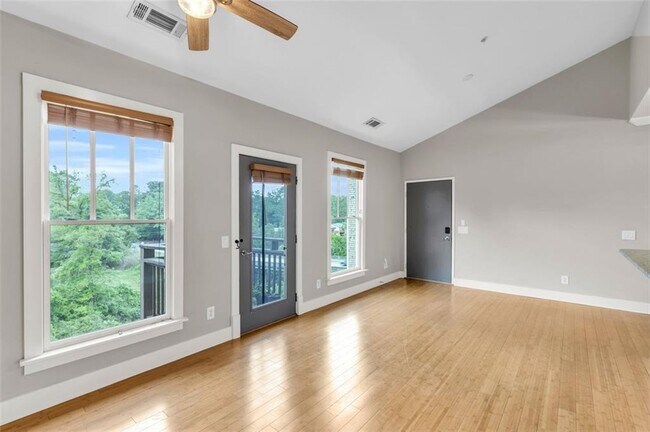 Building Photo - 1628 Briarcliff Rd NE