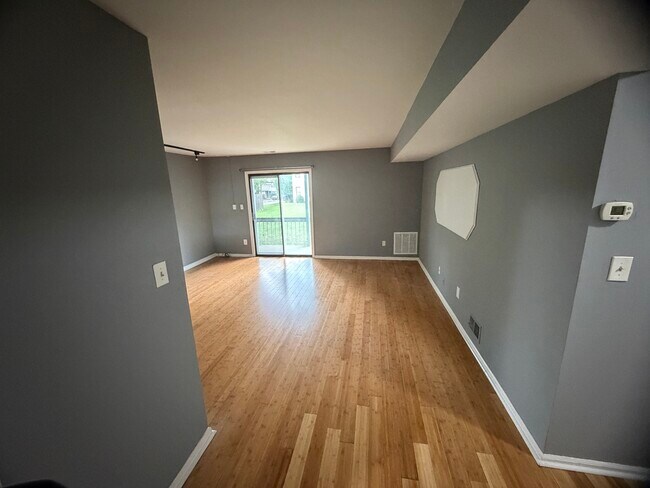 Sala de estar - 1901 Woodbridge Commons Way