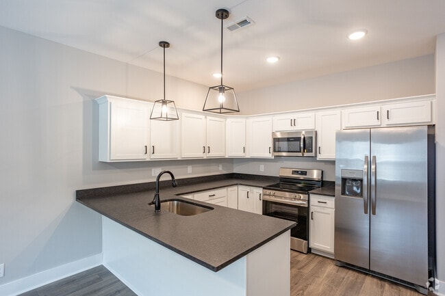 3BR, 3BA - 1,376SF - Kitchen - Hickory Grove Blvd - 111