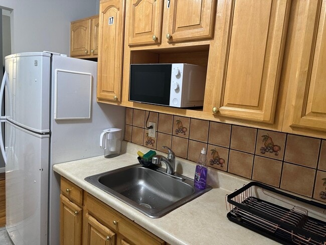 Foto del edificio - 305 E Mt Eden Ave