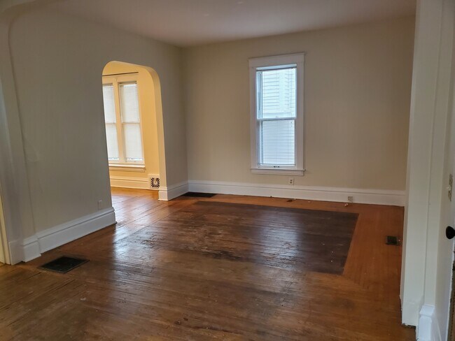 Building Photo - 811 Vine Pl