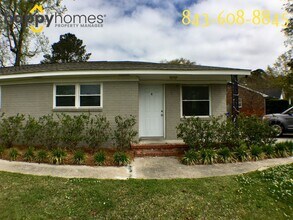 Building Photo - 1556 Kemper Ave