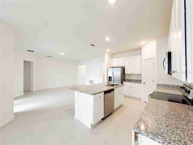 Building Photo - 330 Bottle Brush Dr
