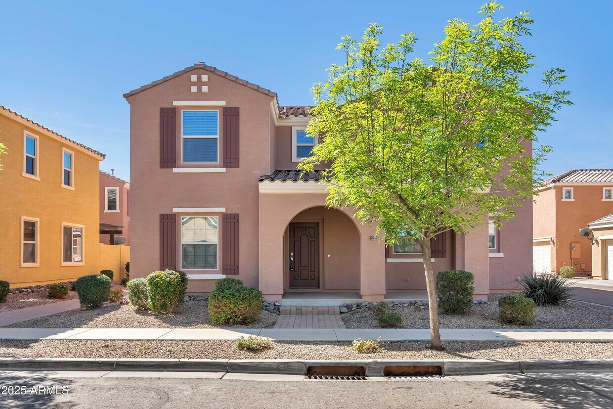 Foto principal - 3535 E Erie St