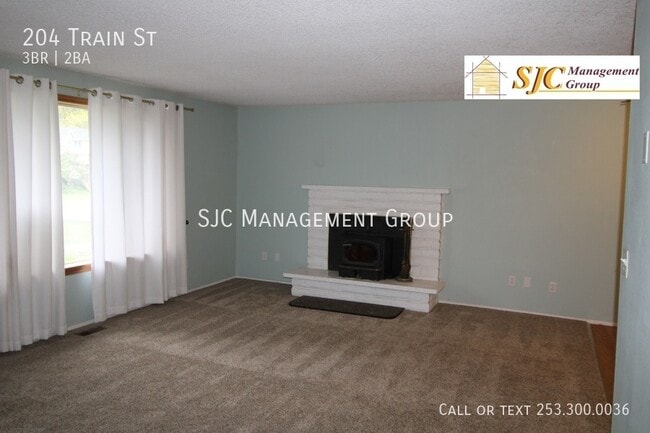 Foto del edificio - Large rambler 3+bedroom 2 bath home for re...