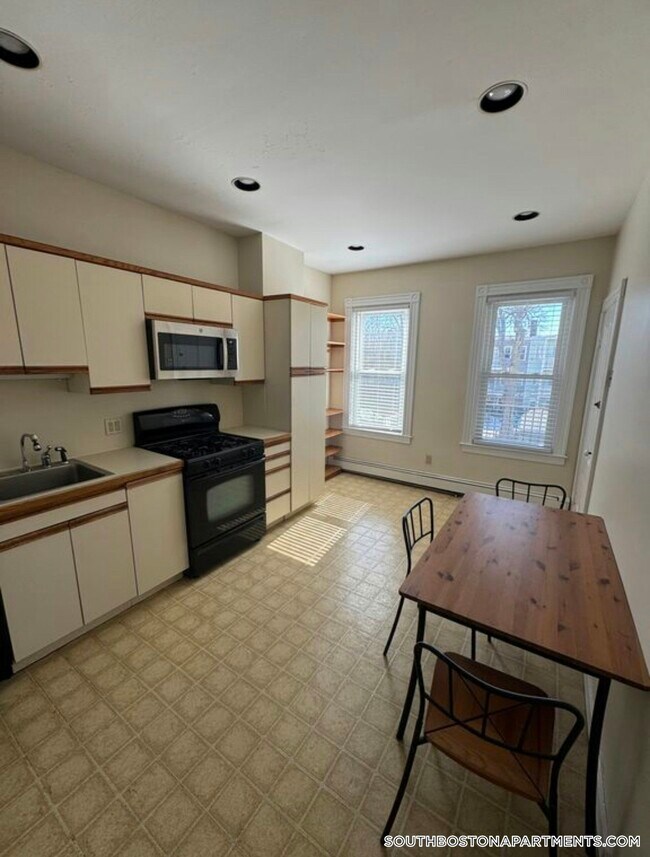 Foto del edificio - 883 E 4th St