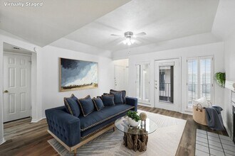 Building Photo - 3105 San Jacinto St