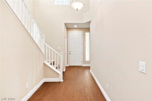 Building Photo - 10059 Monthaven Ct