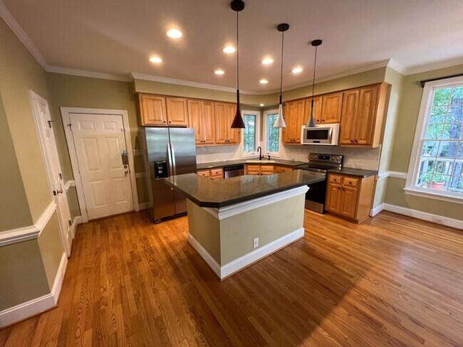 Foto del edificio - Executive 4 Bedroom Home in Established Ca...