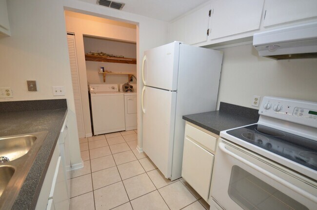 Foto del edificio - 4037 SW 21st Road at Mill Run