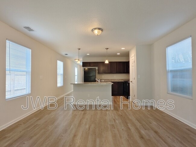 Foto del edificio - 9109 India Ave