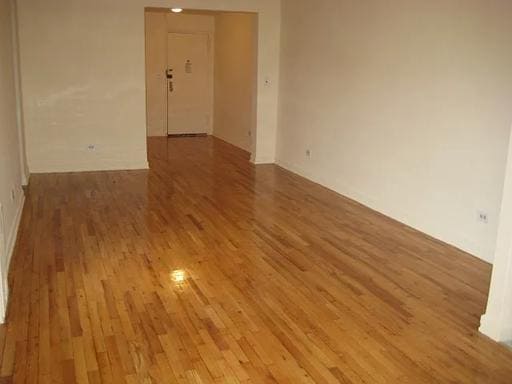 Foto del edificio - 35-20 Leverich St