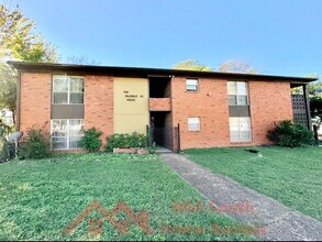 Building Photo - 25 N Idlewild St