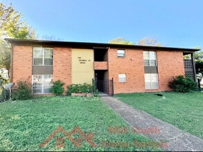 Building Photo - 25 N Idlewild St