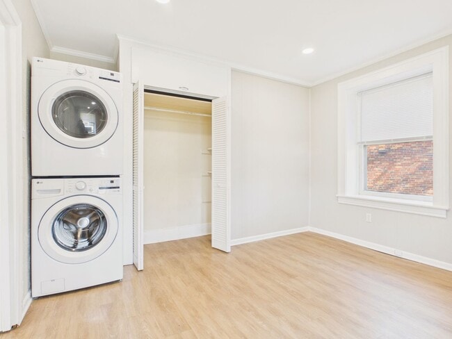 Building Photo - 3200 Green St