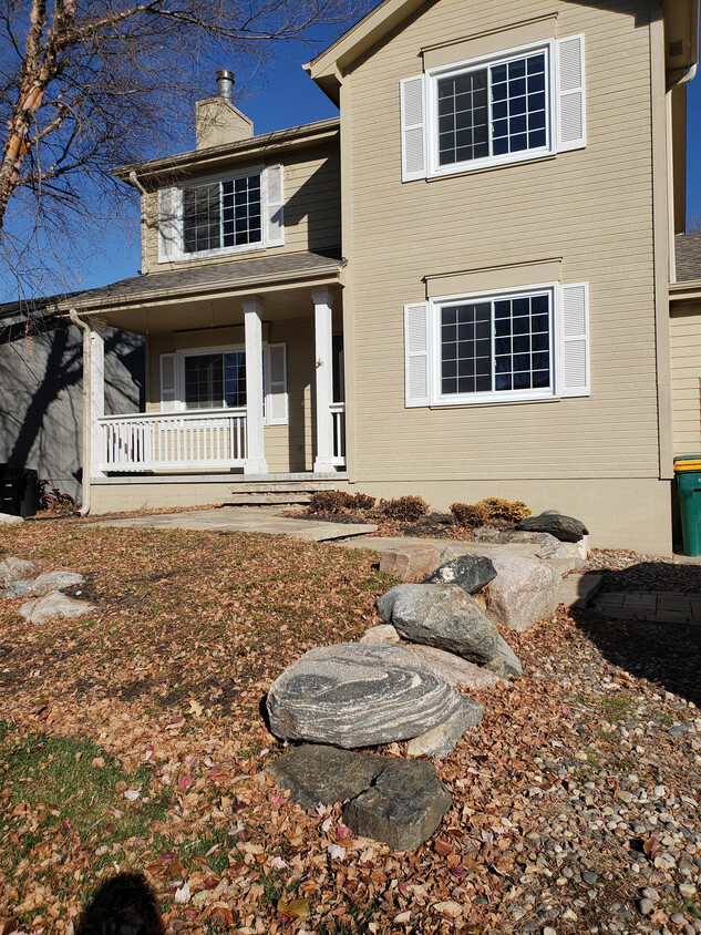 Primary Photo - 15210 Chalco Pointe Dr