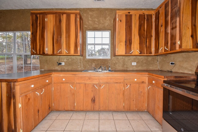 Building Photo - 4526 Rock Springs Rd