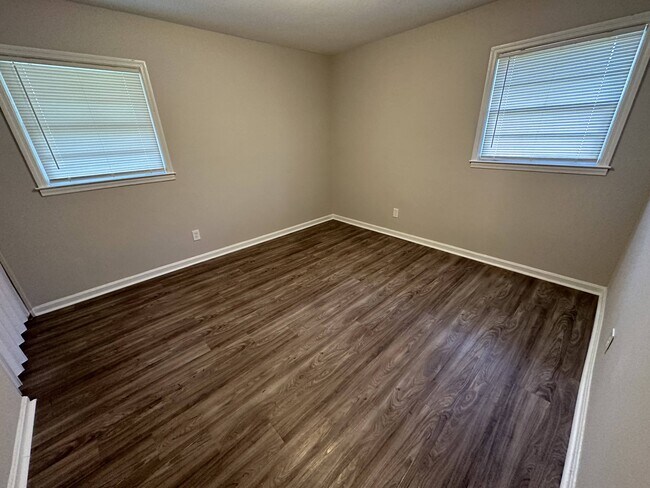 Foto del edificio - 5884 Ash St