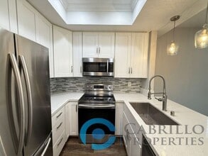 Building Photo - 2236 River Run Dr